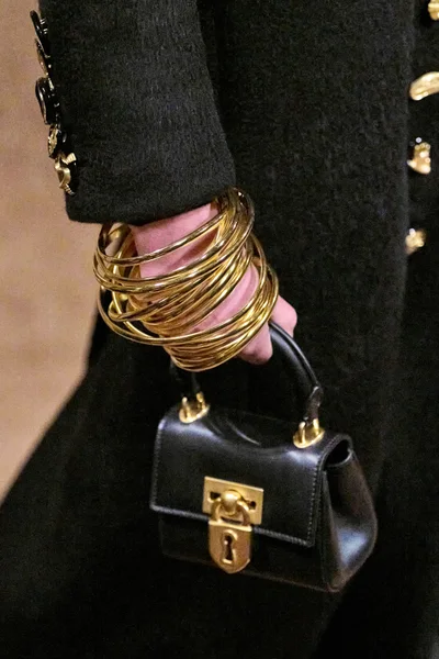 Look 32